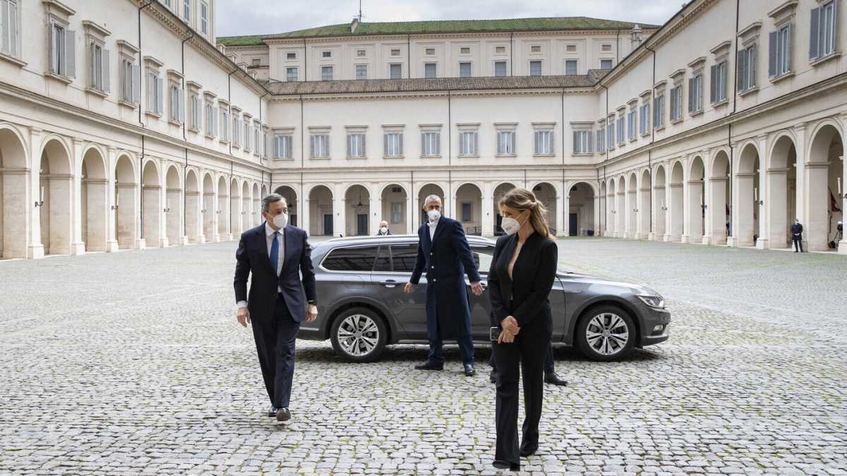Immagine di Governo station wagon