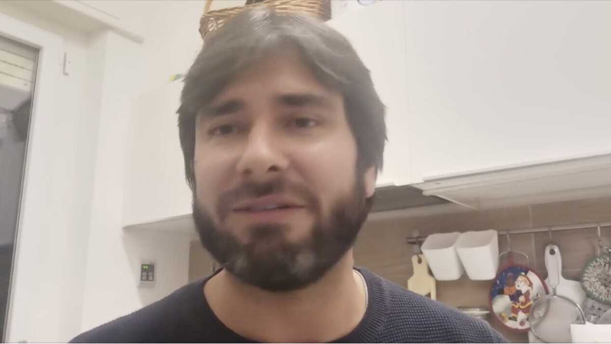 Immagine di Di Battista lascia il M5s: "Rispetto per il voto su Rousseau, ma mi faccio da parte"