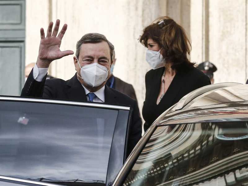 I partiti s'interrogano sul nuovo governo, ma Draghi resta una sfinge. Salvini ci spera, Zinga forse