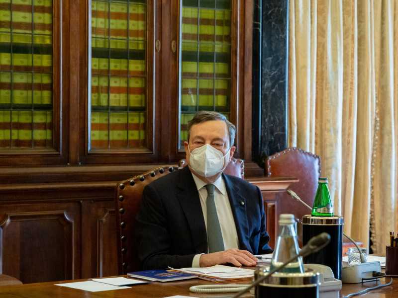 Mario Draghi, 73 anni, fotografato durante le consultazioni (LaPresse)