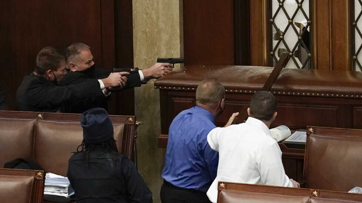 Immagine di Processo a Trump, la polizia non era collusa con la folla