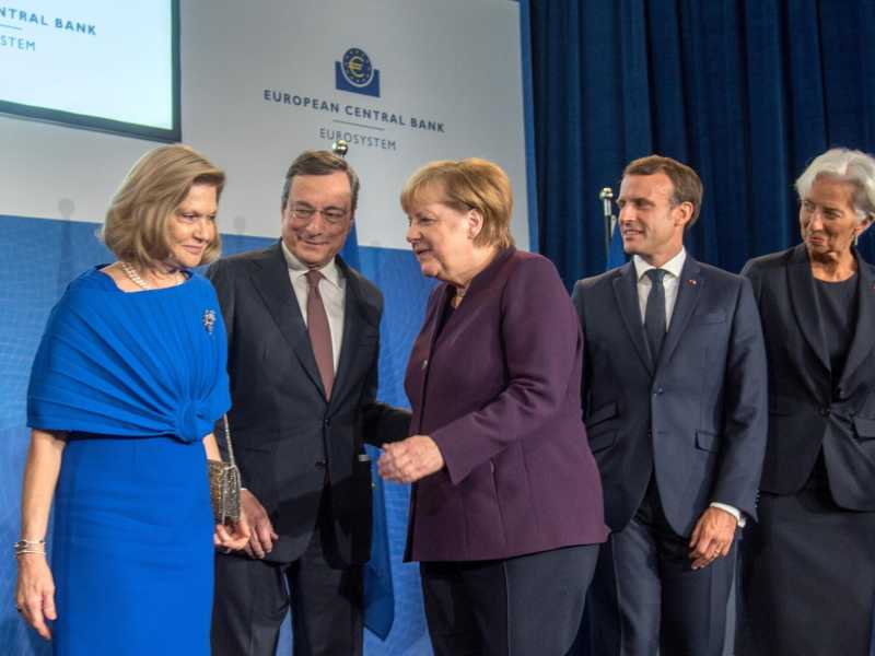 Da Macron alla Merkel. Gli auguri delle cancellerie europee a Draghi