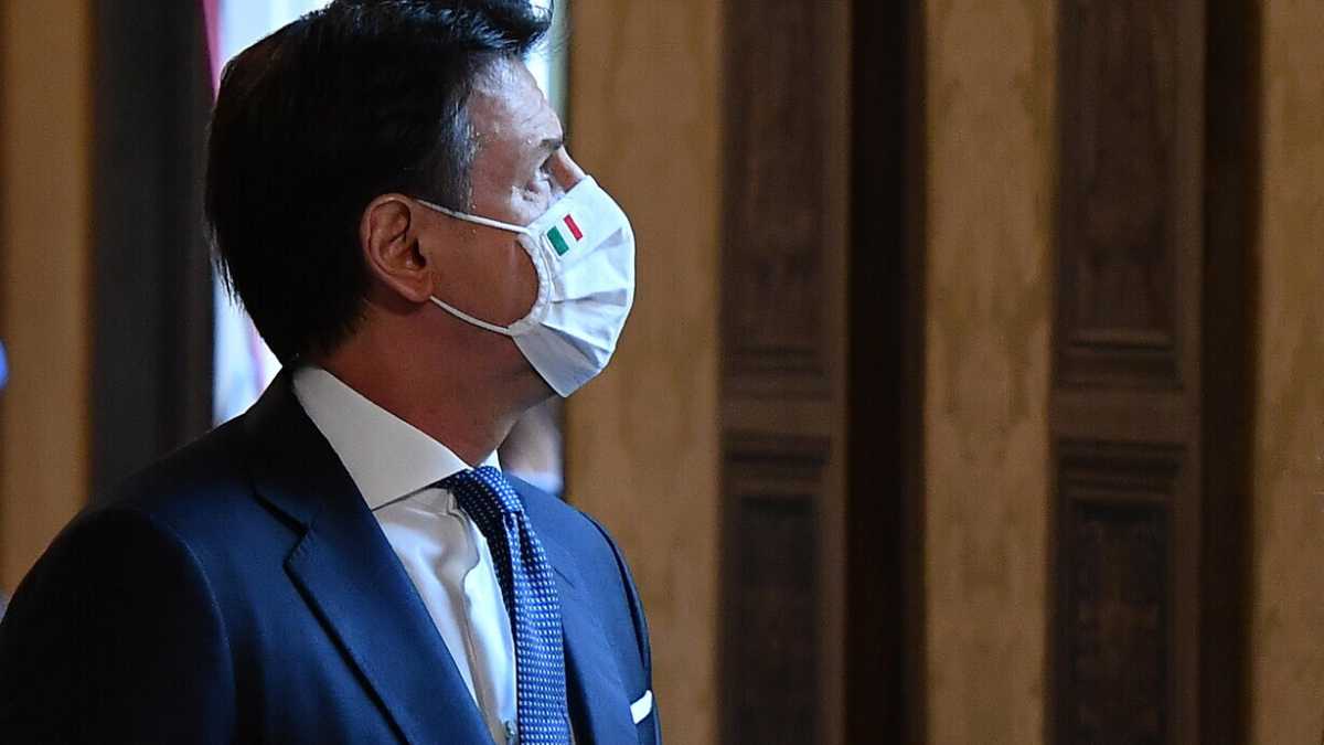 Immagine di Conte torna in cattedra. "Ma credo nell'alleanza Pd-M5s-Leu"