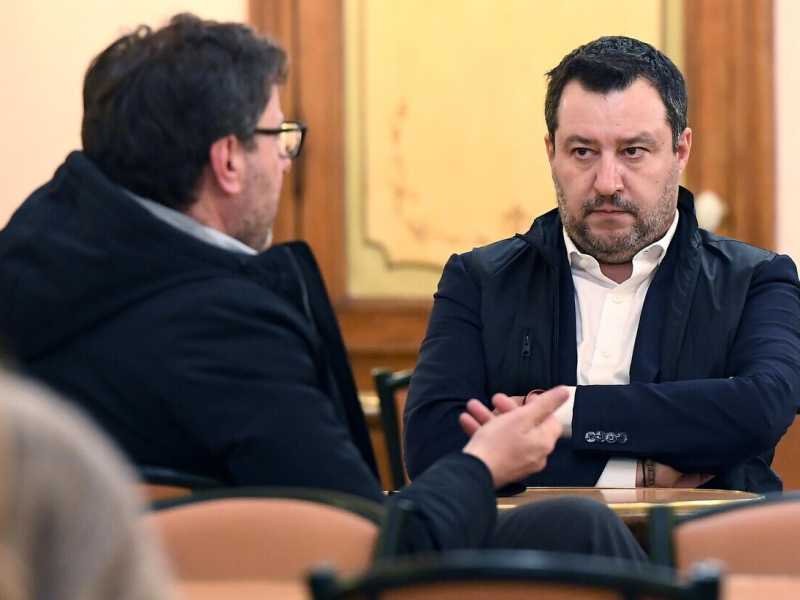 Giorgetti è ministro e Salvini spara sul governo: giochi pericolosi nella Lega