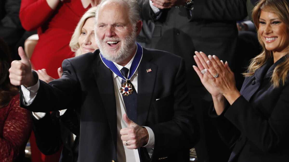 Immagine di Limbaugh e la mutazione dell’America conservatrice, dai Bush a Trump