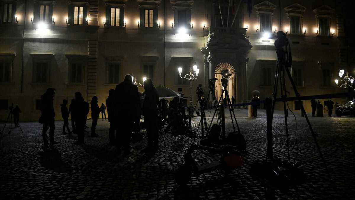 Immagine di Alla Rai (disperati) si domandano: “Come si fa a parlare con Draghi”