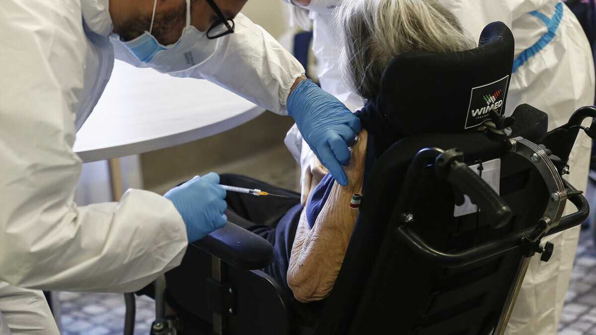 Immagine di Vaccinare i più fragili, subito