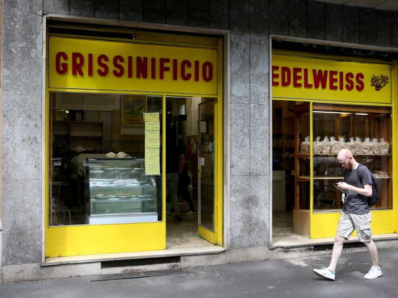 Il grissinificio Edelweiss nel quartiere Casoretto (LaPresse)<br />&nbsp;<br />