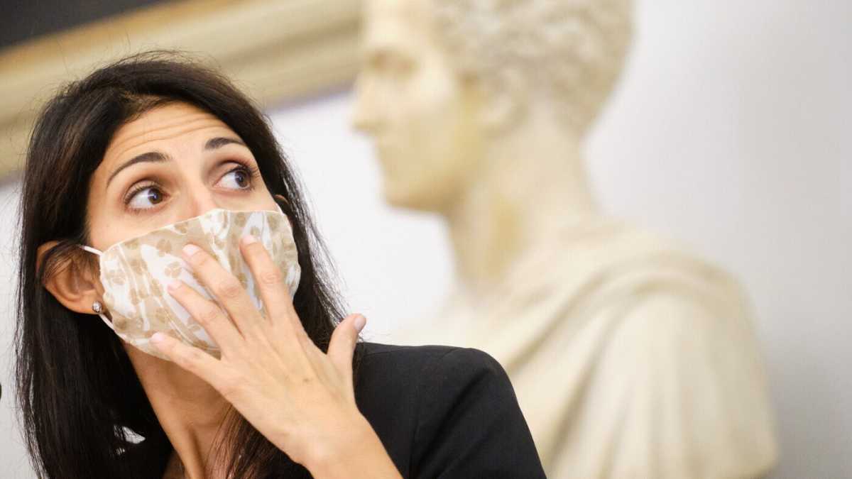 Immagine di Ultima tragica invenzione. La Raggi lancia la “tricamerale”