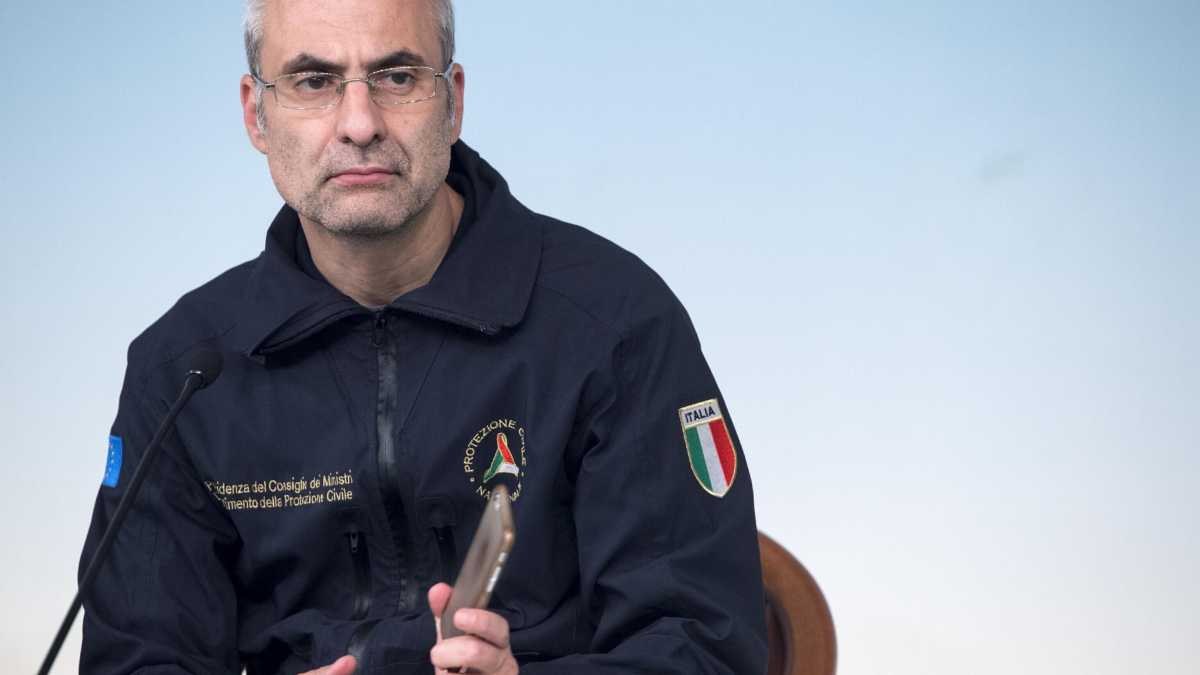 Immagine di Curcio per Borrelli (e Arcuri)