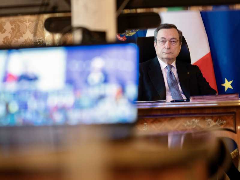 Draghi ricuce tra Macron e la Nato. Il nuovo ruolo dell'Italia, in asse con Washington