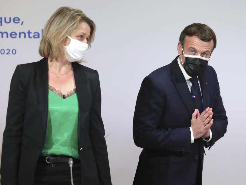 Barbara Pompili ed Emmanuel Macron (Foto LaPresse)&nbsp;<br />