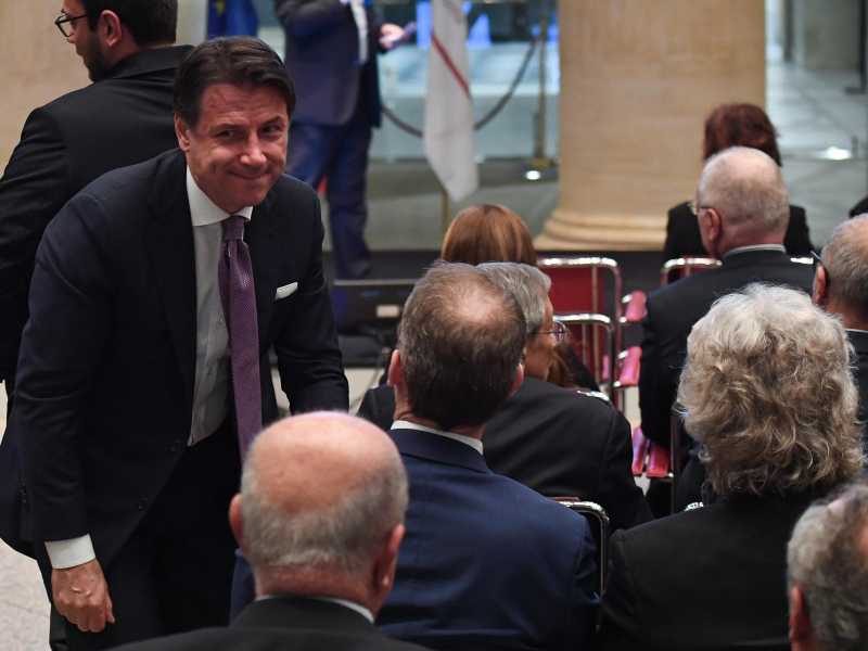 I big M5s chiedono a Conte il terzo mandato. E Casaleggio reclama 500mila euro