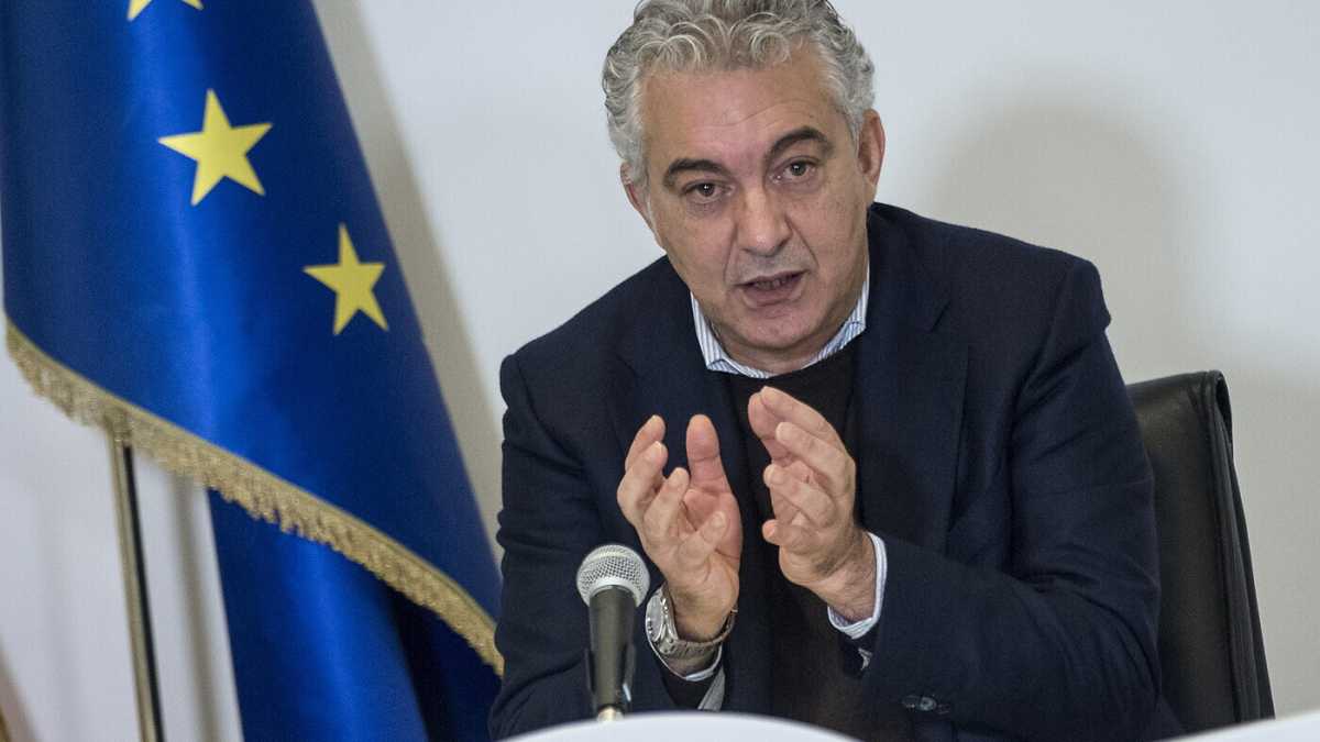 Immagine di Difesa di Arcuri da una muta di iene urlanti, quando il caso è chiuso