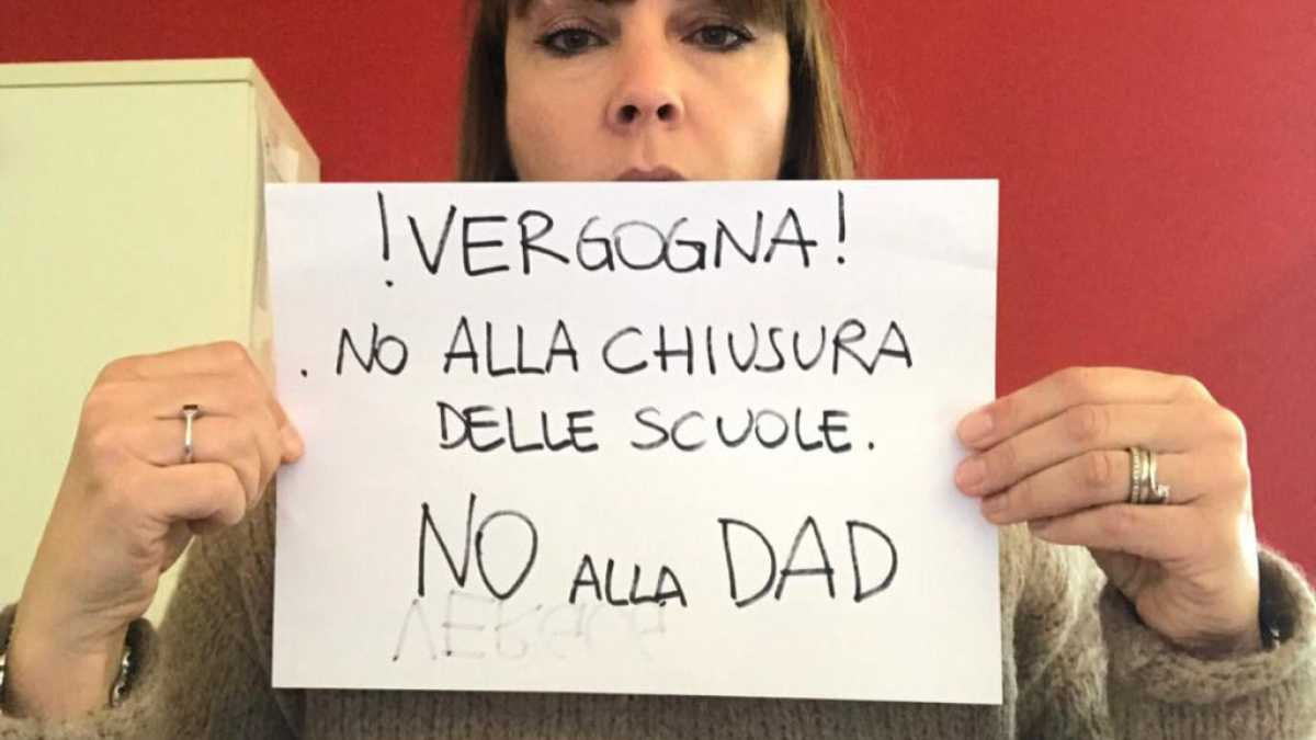 Immagine di Scuola, da lunedì 3 studenti su 4 in Dad: M5s e sindaci contro il Dpcm di Draghi
