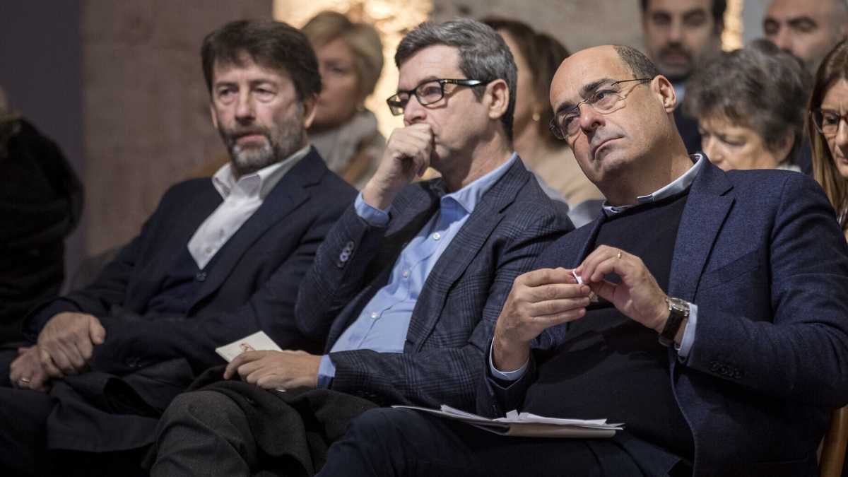 Immagine di Zingaretti sorprende tutti. E sull'assemblea del Pd grava l'incognita di Bonaccini