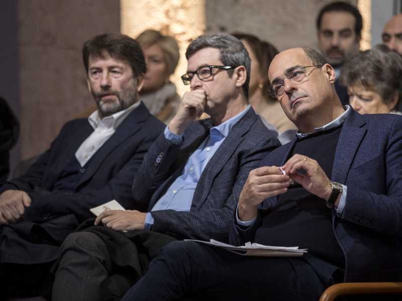 Zingaretti sorprende tutti. E sull'assemblea del Pd grava l'incognita di Bonaccini