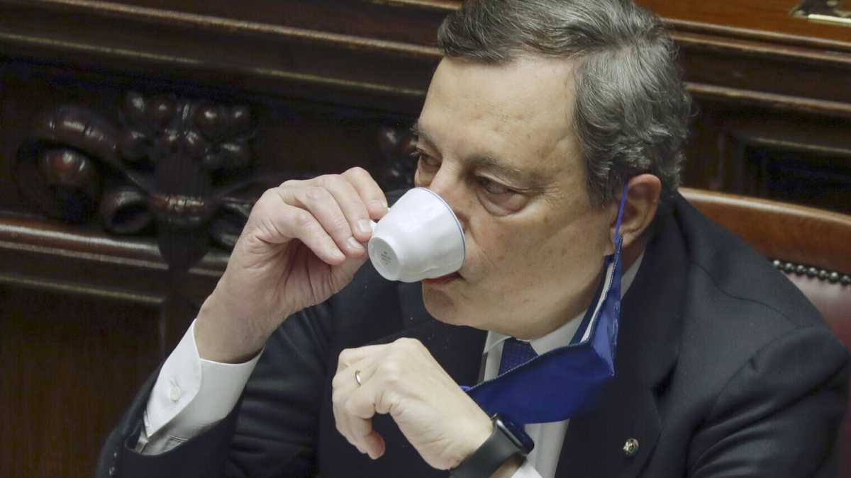 Immagine di Una fronda a Draghi ci vuole, per aiutarlo a non soffocare nell’ovatta