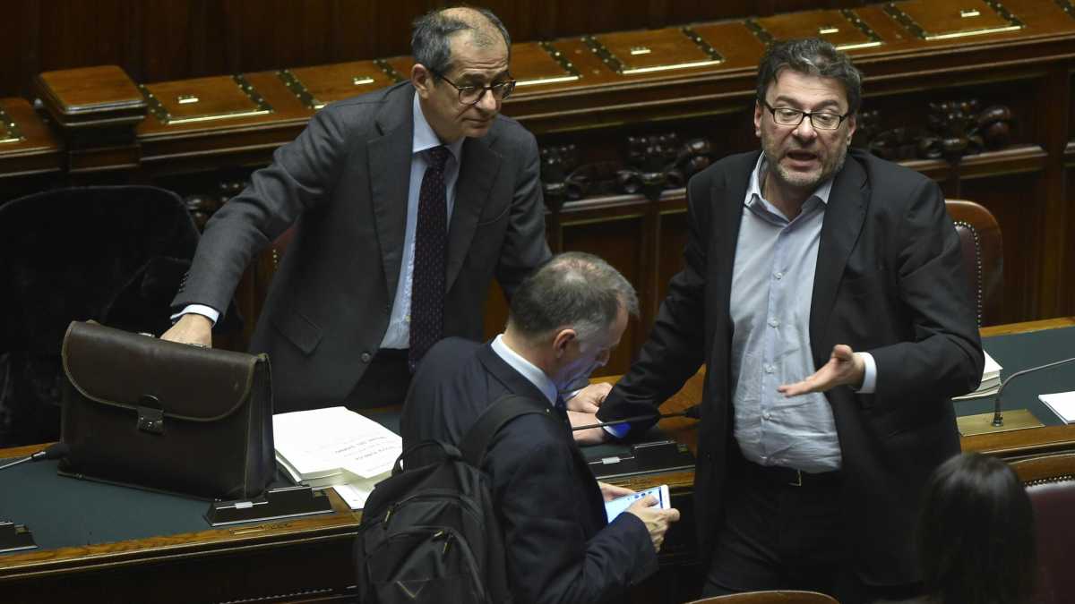 Immagine di Giorgetti ricomincia da Tria: l'ex ministro nel suo staff dopo le liti su Mes e flat tax
