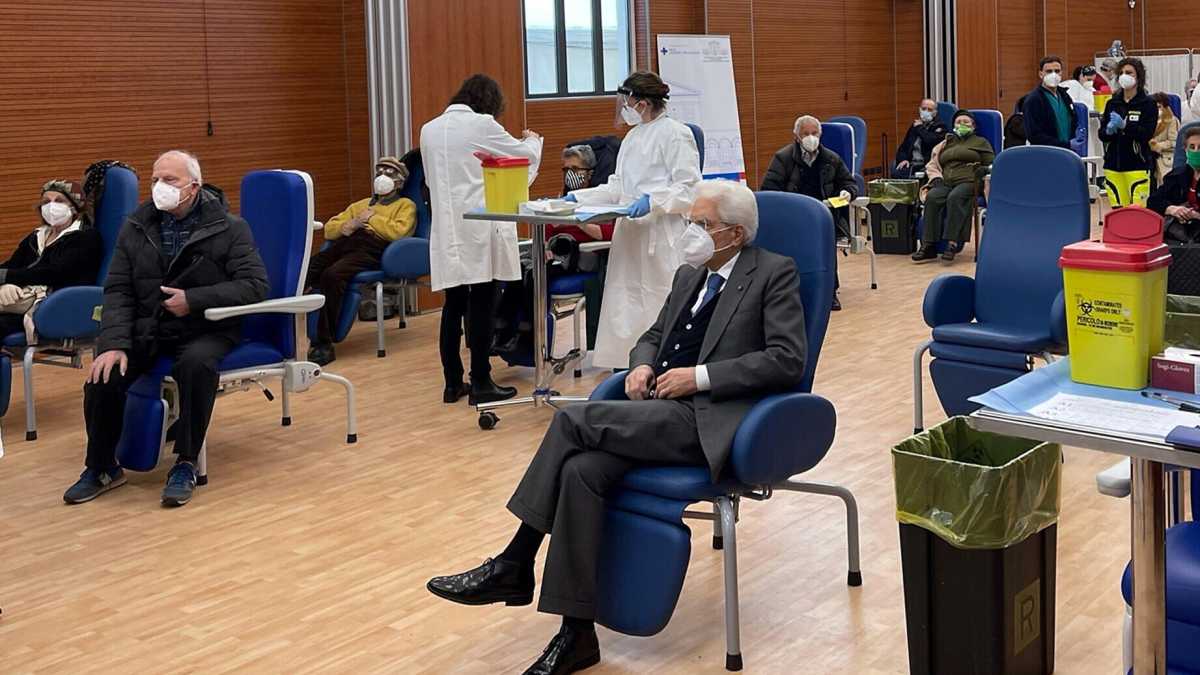 Immagine di "Mattarella, tocca a lei". Ecco la "livella" dei vaccini