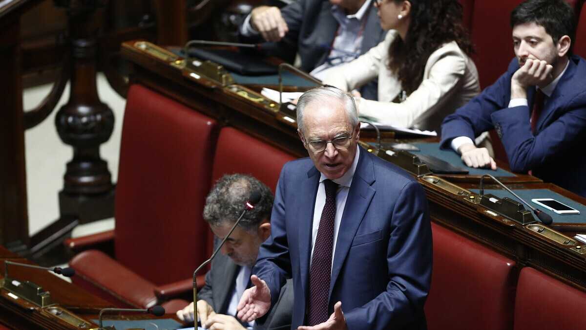 Immagine di "Rientrare nel Pd? C'è bisogno di un campo largo". Parla Epifani (LeU)