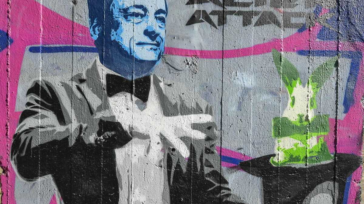 Immagine di Draghi e le Twin Towers