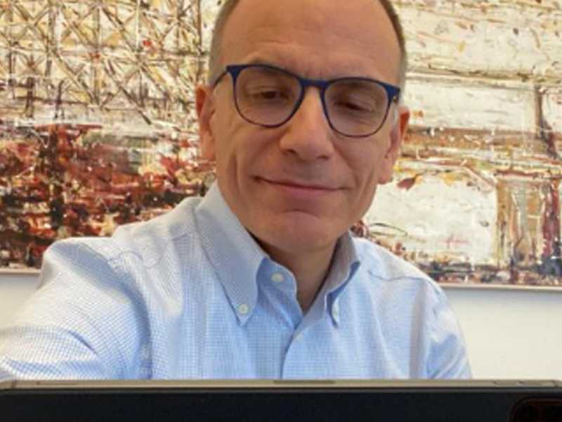 Letta ai militanti del circolo Pd Testaccio: "Che devo dire domani?"
