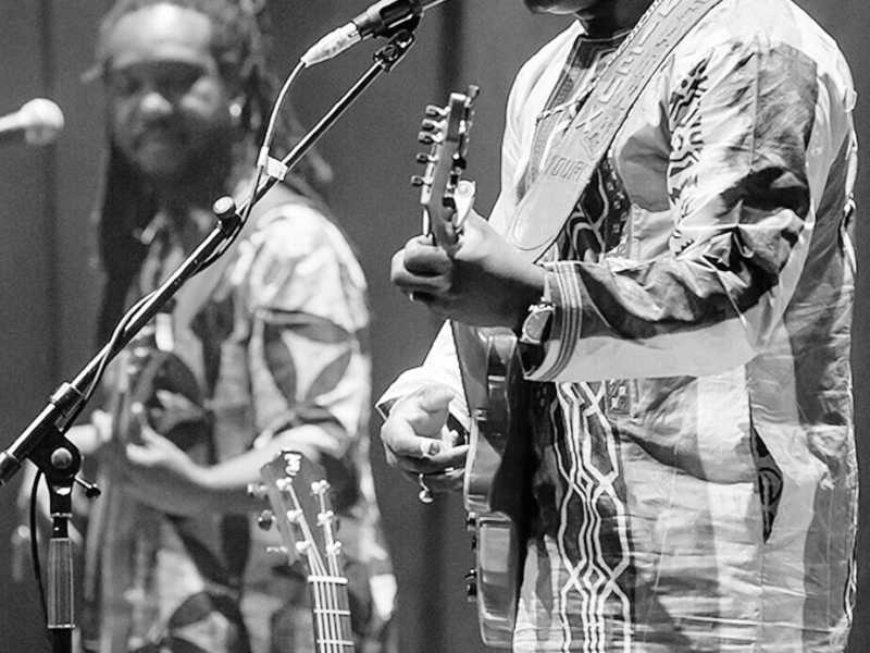 Ali Farka Tour&egrave; in concerto a Oslo nel 2016.&nbsp;&Egrave;  soprannominato l'Hendrix del Sahara (Wikimedia commons)<br />