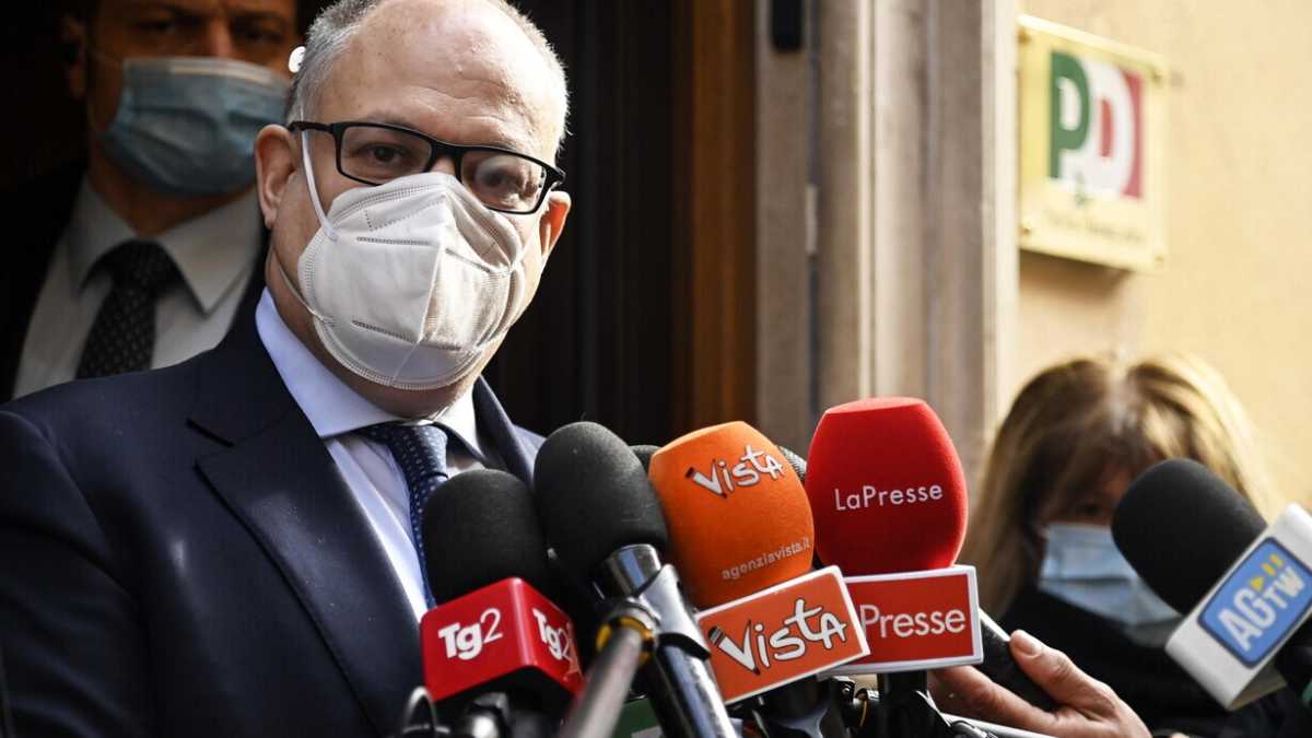 Immagine di Gualtieri sarà il candidato Pd per le elezioni a Roma?