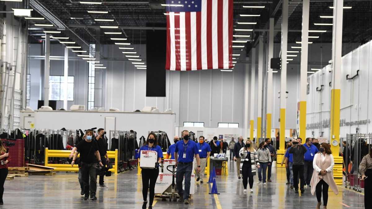 Immagine di Perché l'America non usa AstraZeneca