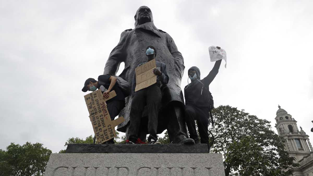 Immagine di Ci ha dato un mondo libero. Per cui mi accontento anche di un Churchill razzista