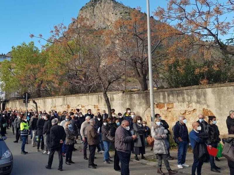 Fila per il vaccino, Palermo, marzo 2021