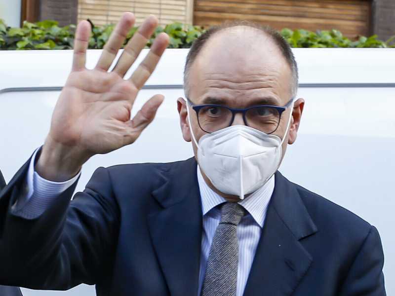 Scuola e lavoro, la svolta di Letta passa da qui. Un dubbio: il Pd lo seguirà?