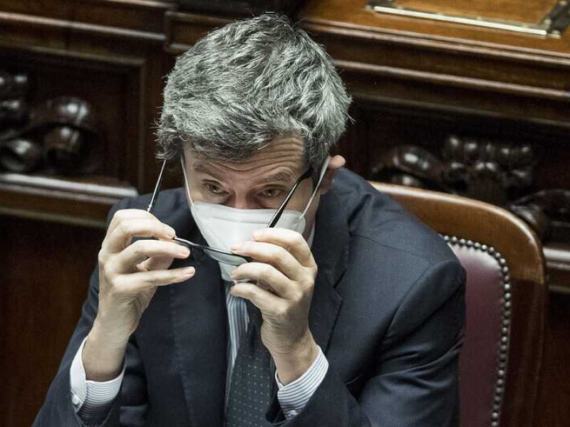 Le "cartelle pazze" del Dl Sostegni: asse M5s-Lega contro Pd