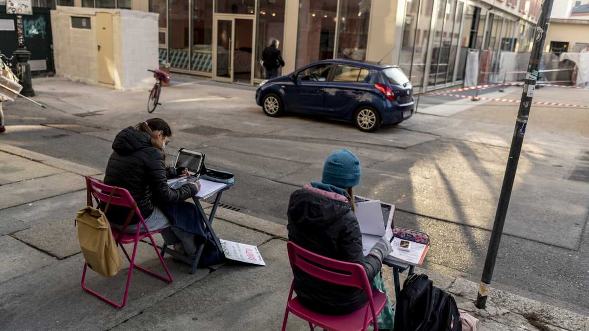 Immagine di Copiare è un’arte. Invece di criminalizzarla fatene una materia scolastica