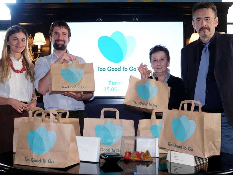 Il team dell app To Good To Go durante una presentazione del progetto nel 2019 (Ansa)