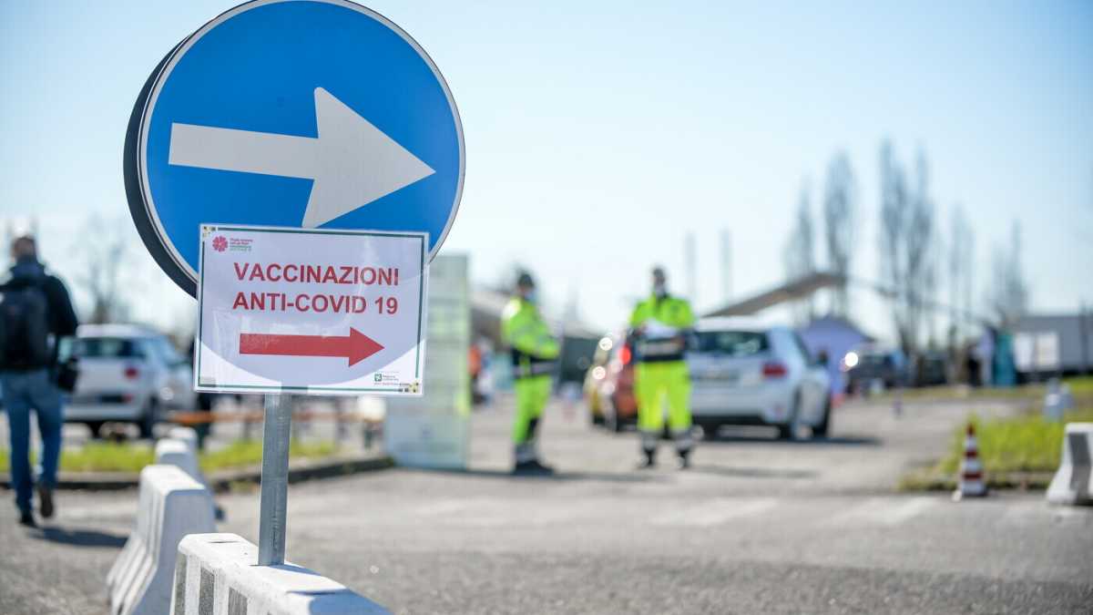 Immagine di In Italia il 55 per cento degli adulti vaccinati a fine giugno