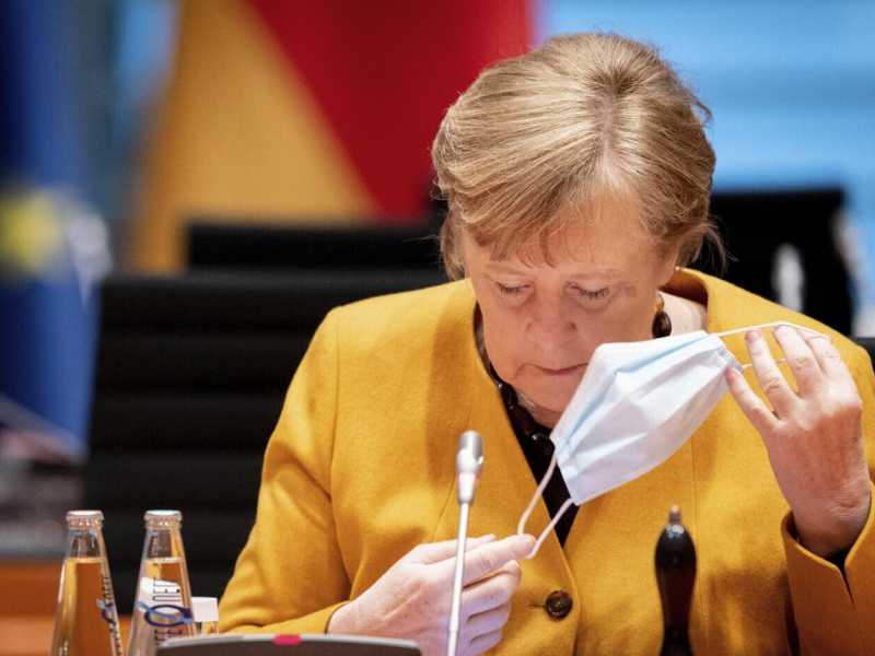 La Merkel si scusa