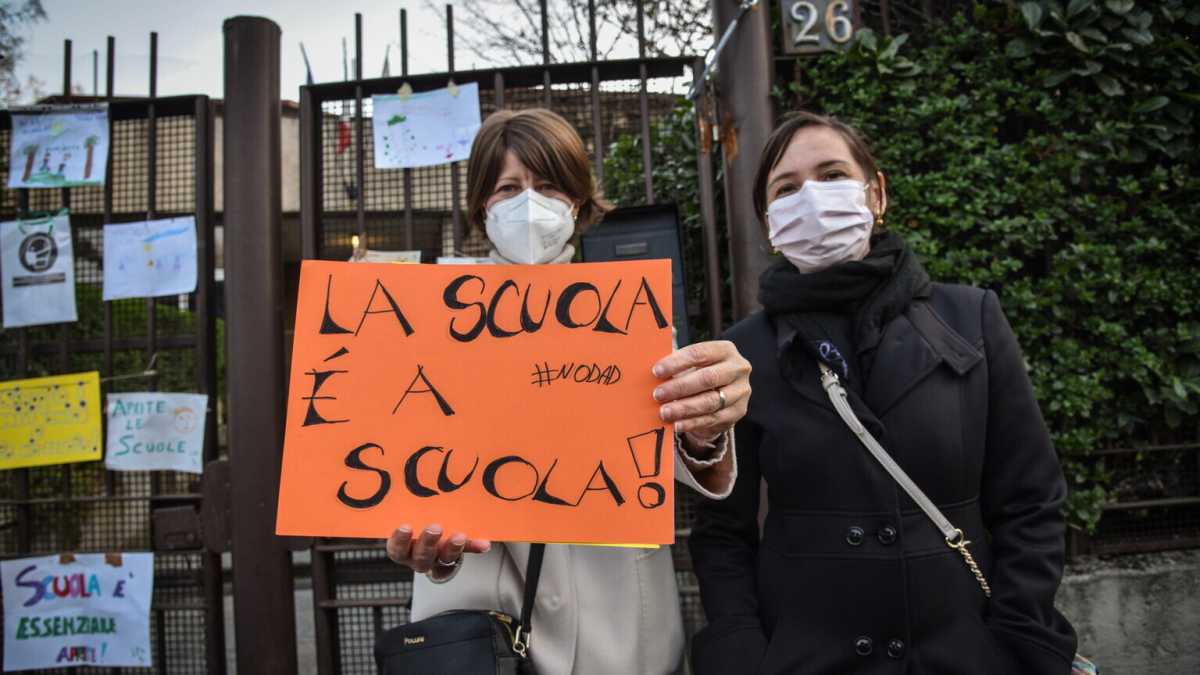 Immagine di Riaprire la scuola, proteggendola