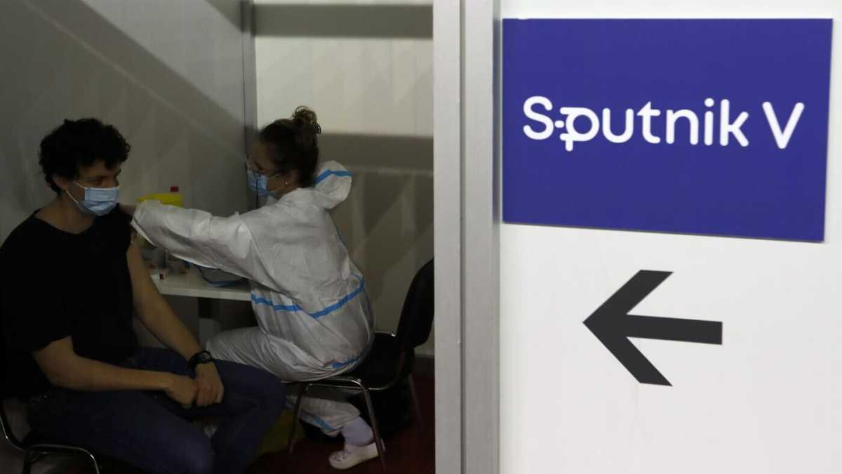 Immagine di Per la Commissione lo Sputnik non è una priorità e la russofobia non c’entra