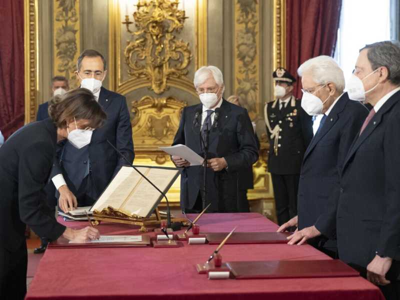 Il metodo Cartabia: passo felpato e nessun sconquasso. Così guarda al Quirinale