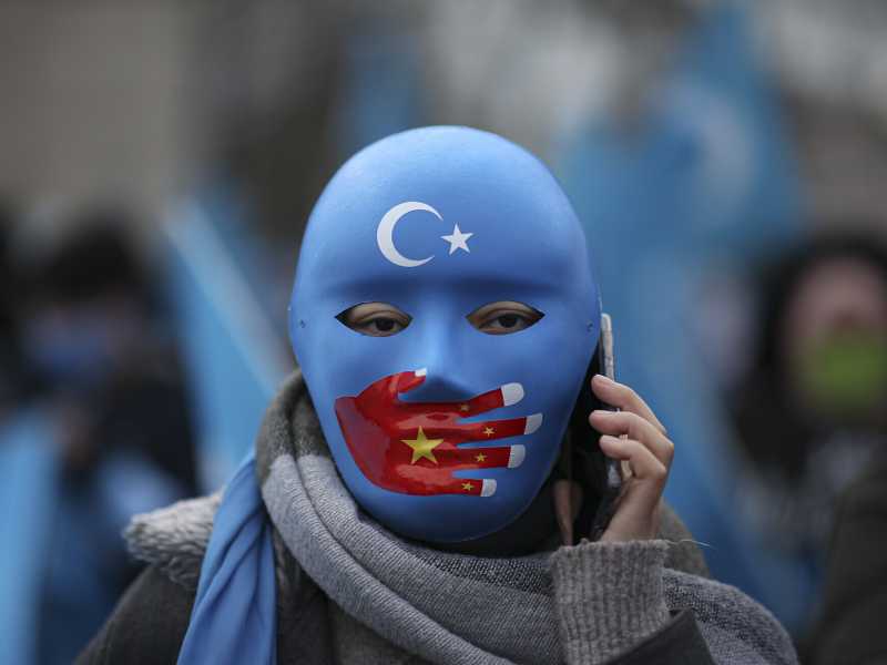 (un manifestante della comunit&agrave; degli uiguri in Turchia, Lapresse)