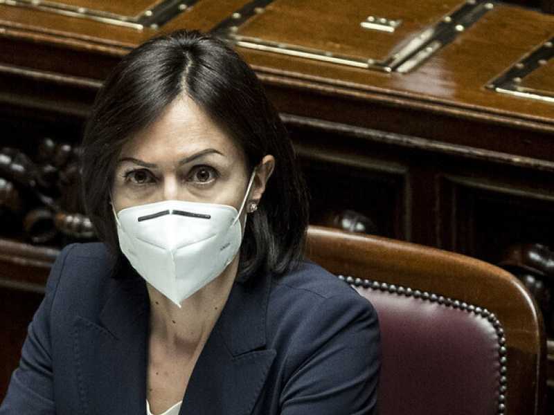 "Rivedere il reddito di cittadinanza. Sanità con regole uniche". Parla Mara Carfagna