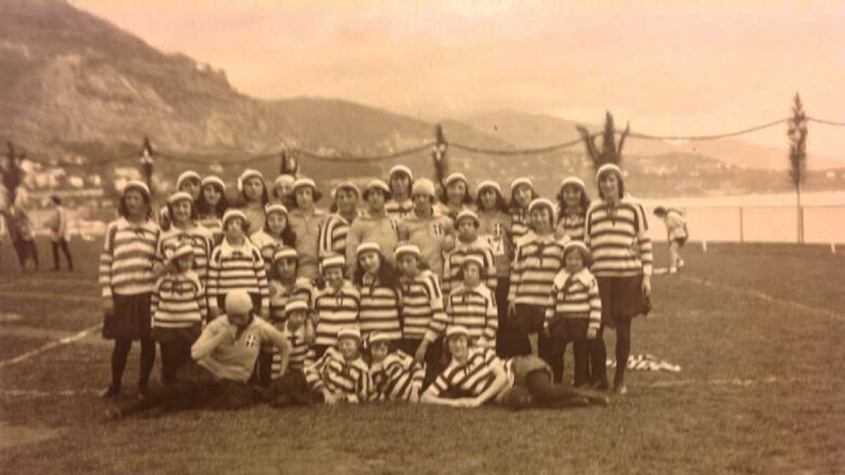 Immagine di Le ragazze con le scarpe a punta. 100 anni di atletica femminile