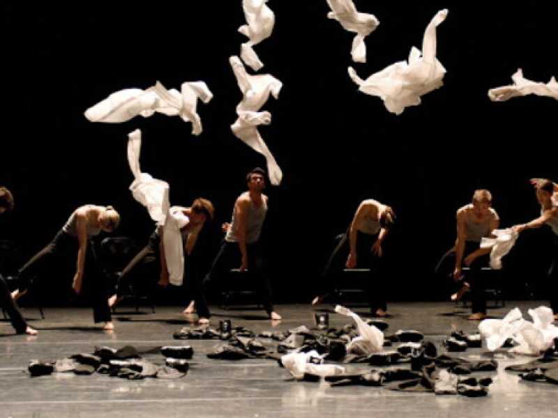 "Minus 16" di Ohad Naharin allestito dalla Gauthier Dance Company nel 2017 (foto ufficio stampa Torino Danza Festival)