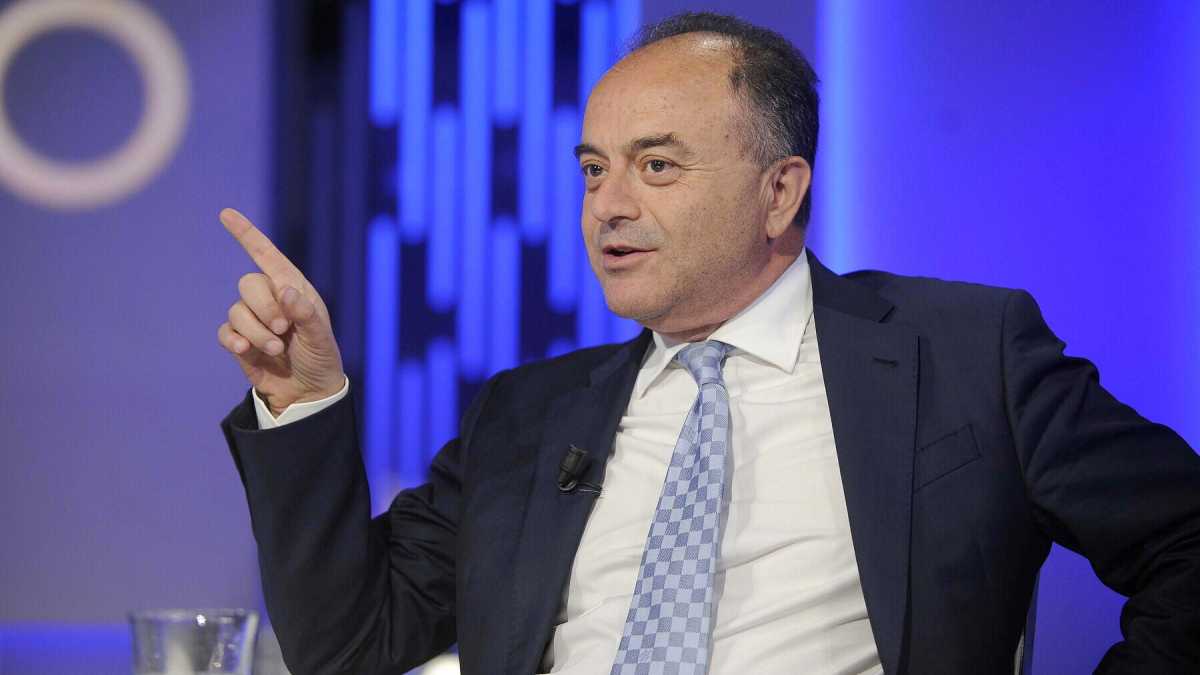 Immagine di La prefazione di Gratteri ai negazionisti del Covid