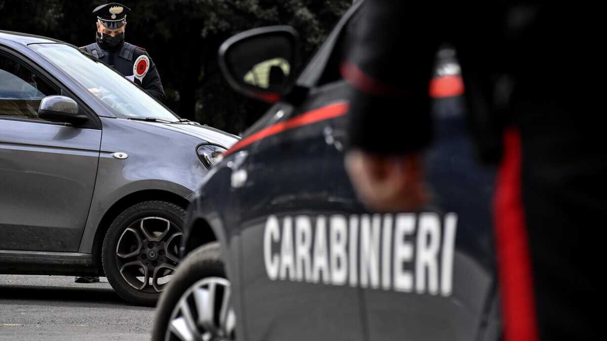 Immagine di Contro il governo, contro l’opposizione. Alle vestali della Costituzione non restano che i carabinieri