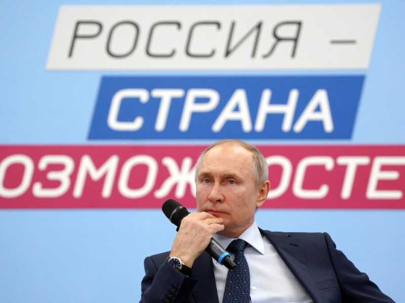 Il Cremlino deve importare dosi di Sputnik da usare in Russia