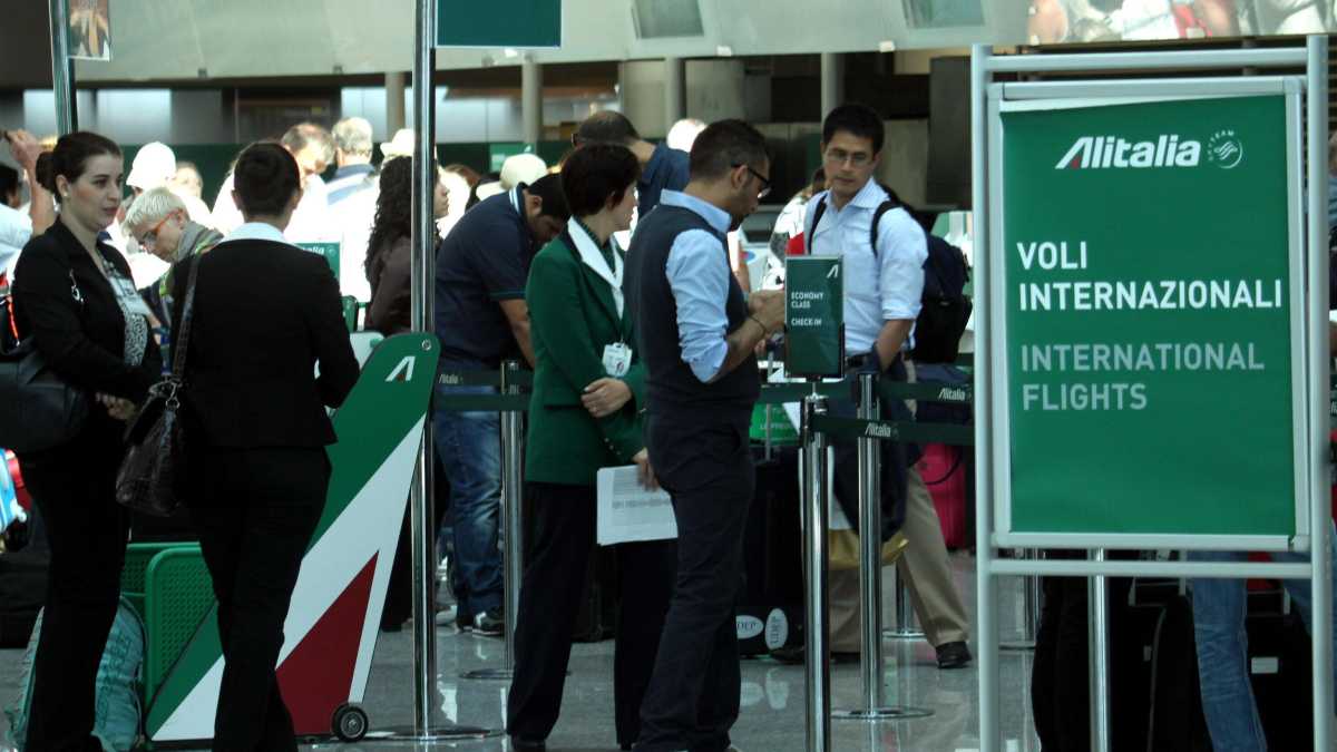 Immagine di Alitalia naviga ancora a vista