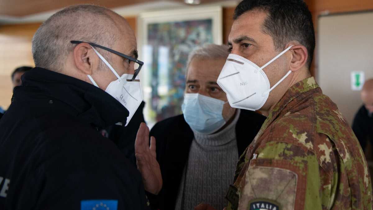 Immagine di Vaccinatori, strategie. Come si arriva a 500 mila dosi al giorno
